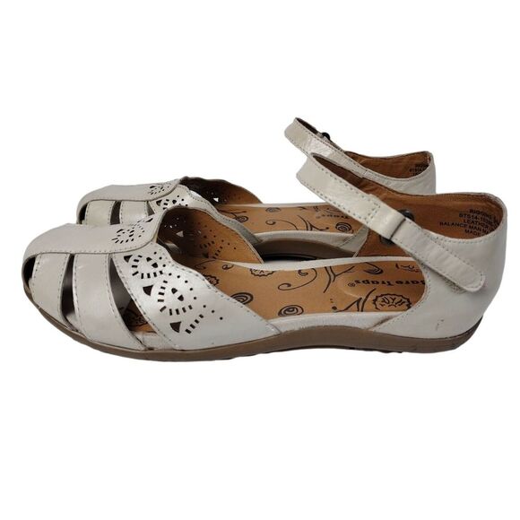 BEAR TRAPS SANDALS FLAT SHOES SIZE 9 M RIGGINS BONE HOOK AND LOOP CLOSURE EUC - Picture 2 of 6